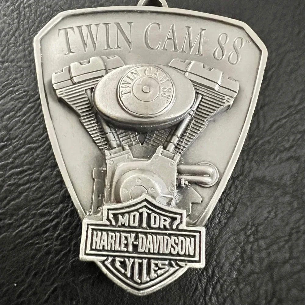Harley Davidson Twin Cam 88 2001‎ Seasons Greetings Ornament 3